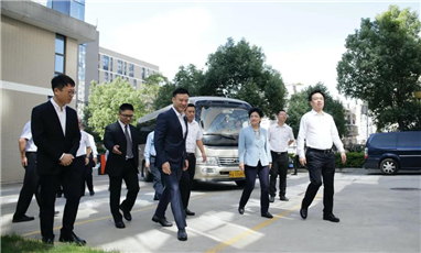 中央網信辦副主任楊小偉，福建省委常委宣傳部長邢善萍一行調研達華